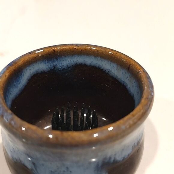 Hand Crafted Small Art Pottery Ichibana Flower Frog Vase Artist Signed - Picture 5 of 6